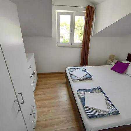 Stunning Apartment In Brodarica Brodarica (Sibenik-Knin)