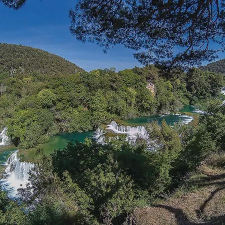 Apartman Stunning Apartment In Brodarica *
