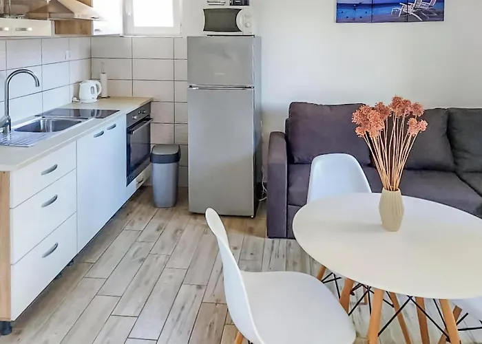 Stunning Apartment In Brodarica * Brodarica (Sibenik-Knin)