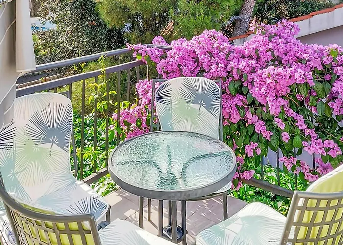 Apartment Stunning Apartment In Brodarica *